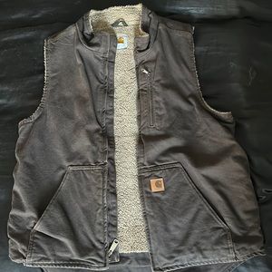 large pelt Carhartt vest